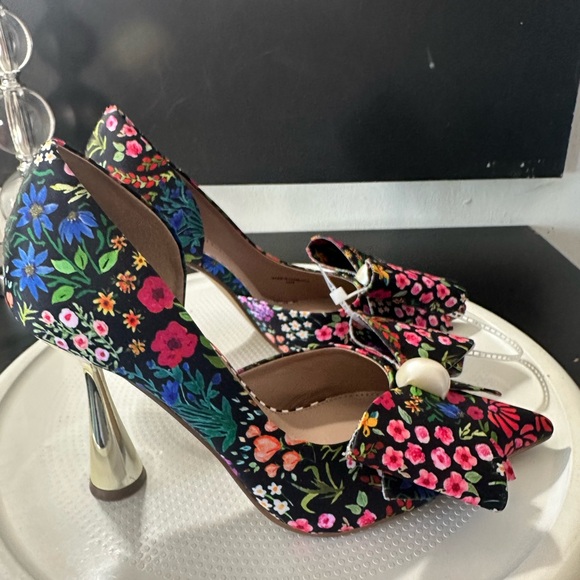 🆕Betsey Johnson KYLIEE Floral Pointed Pumps - Picture 7 of 13